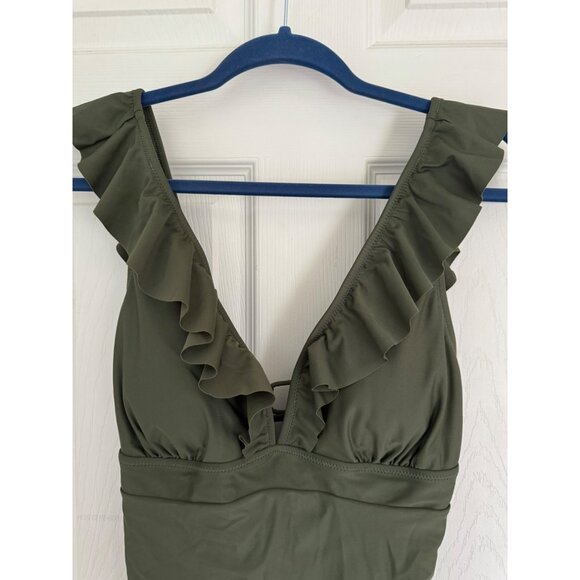 Cupshe Green One Piece Swimsuit Ruffle Vneck Ruched Back Cutout Cheeky NEW XL - Picture 10 of 12